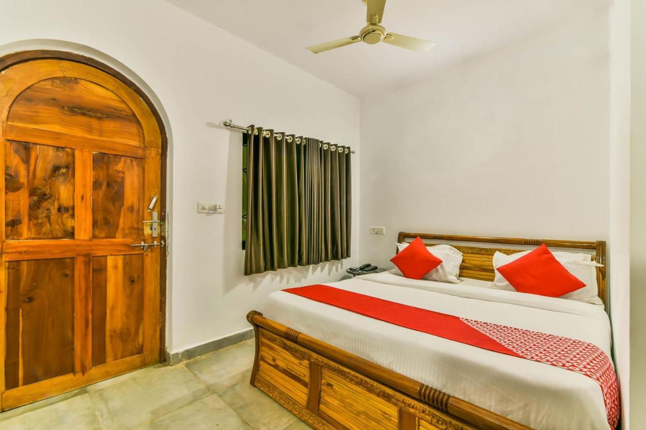 Hotel Collection O 15487 Ashoka King à Mandrem Extérieur photo